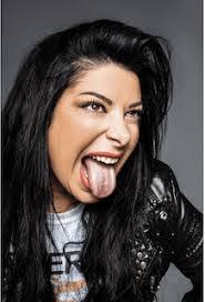 Stacey Wilkinson's Instagram, Twitter & Facebook