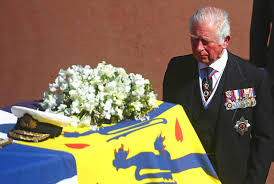 The flowers seen atop prince philip's casket were from queen. Photos Prince Philip Is Laid To Rest As Sombre Queen Sits Alone Loop Trinidad Tobago