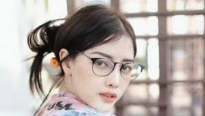 Eks Pramugari Cantik Siwi Widi Kecipratan Aliran Uang Suap Pejabat Pajak