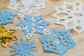 All you need to do is spray a protective coating over your finished paper masterpiece. 25 Ways To Cut Out Snowflakes Diys Tutorials Free Templates