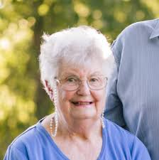 I thought of something to give as a gift to a lady I have been taking care  of for 4 years, she loved it. https://cutt.ly/KrsyNF0r