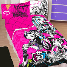 Time to change up my little girls room! Mattel Monster High Fierce Style Fleece Blanket Walmart Com Walmart Com