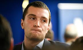 Jordan Bardella a quitté Saint-Denis : ce "petit appartement" discret où  vit le protégé de Marine Le Pen, "J'ai grandi dans une cité HLM"