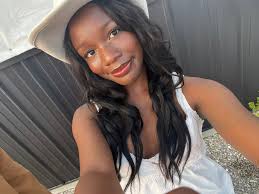 Tulsa babysitter available for hire