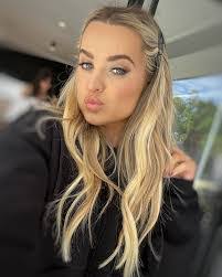 Alana Fay's Instagram, Twitter & Facebook