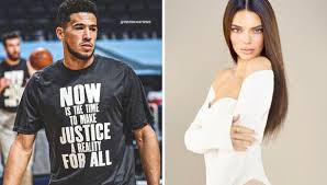 La modelo kendall jenner compartió una romántica fotografía a lado del basquetbolista devin booker, con quien disfruto de un romántico día cabe mencionar que los rumores sobre el romance entre devin booker y kendall jenner surgieron en abril del 2020 cuando fueron captados en un viaje. Kendall Jenner Y La Tierna Fotografia Al Lado Del Basquetbolista Devin Booker Por San Valentin Estados Unidos Instagram Usa Nndc Espectaculos Peru21