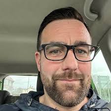 Evening everyone. I've reached the age of DIY 🙄 I'll depreciate any help  with this. Last year I levelled our sloping lawn and built a frame and put  down artificial grass due