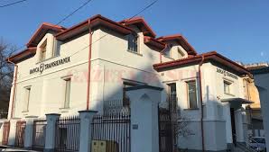 Maine(luni) este deschisa banca transilvania?> 3 răspunsuri. Banca Transilvania De 20 De Ani Parte A ComunitÄƒÅ£ii Din Craiova Gazeta De Sud
