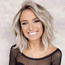 Flattering Sweat Friendly Haircuts To Bring To Your Stylist For Summer 2021 In 2021 Hair Styles Summer Haircuts Blonde Hair Color