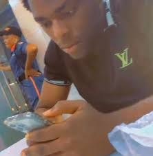 Damilare Johnson's Instagram, Twitter & Facebook