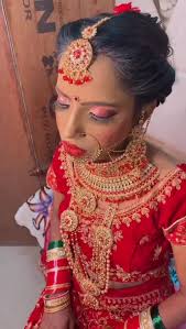 Mua Isha Bajaj , Hairstylist and Hairdresser, For booking whatsapp me,  9466727772