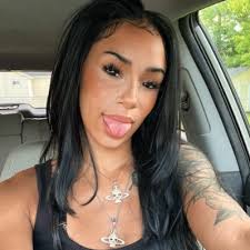 Jas 🦋 (@jasshale23)