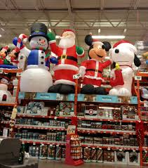 Home depot's christmas decorations are here, and we're in love with every single thing they're offering up this year. Home Depot Xmas Decoration