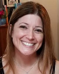 Leah Robbins's Instagram, Twitter & Facebook