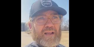 Former Child Star Ricky Schroder Has Public Meltdown Over Museum Mask Rule