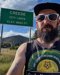 Had a blast in Creede last night at @tommyknockertavern! 🙌 The staff was  awesome, the crowd was sweet—and demanding! 😂 I ended up playing a dozen  songs I've never performed before, just