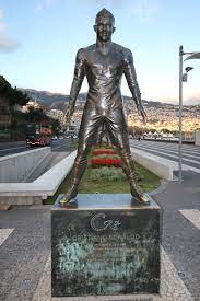 Another lasting tribute to ronaldo was erected in funchal this weekend though, as the city unveiled a statue of the portuguese star in. Datei Cristiano Ronaldo Statue Jpg Wikipedia