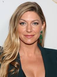 Jes Macallan's Instagram, Twitter & Facebook