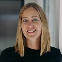 9 "Mia Wall" profiles