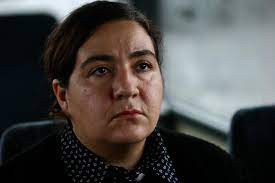 Ardından gittiği tatilde de baygınlık geçiren ünlü oyuncu hemen hastaneye kaldırıldı. Hulya Duyar Karagul Emine Evli Mi