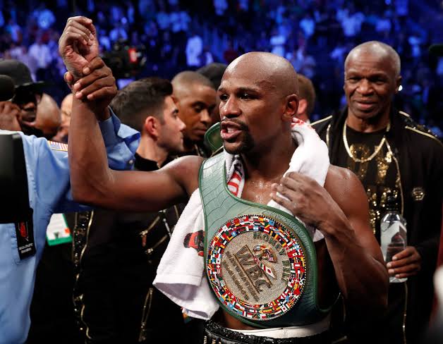 Mayweather hạ knock-out McGregor trong trận boxing tỉ đô - Tuổi Trẻ Online