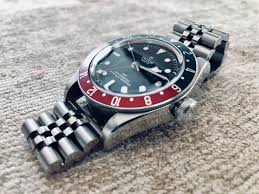 It is priced much more lower than most of its competitors, and yet it does not skimp in terms of its quality or offerings. Tudor Black Bay Gmt On A Jubilee Strap Magnifique Rolex Watches Tudor Watches Tudor Black Bay