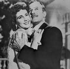 Pedro Infante - Ayer 19 de agosto del año en curso, fue el cumpleaños de Rosita Arenas. Cumplió 91 añitos y sigue igual de hermosa la doña. Ella nació en Venezuela y