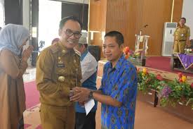 Bagi yang memerlukan contoh sk tersebut, silahkan download disini. 341 Operator Dapodik Paud Terima Insentif