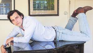 Deze gedachte heeft hij verre van zich. Flavia Dzodan Ar Twitter Newcomer To Dutch Politics Thierry Baudet Claims He S Friends W Milo Says Women Enjoy Rape And Reads Eugenics For Fun Won 2 Seats Https T Co Yjn2b89u4m