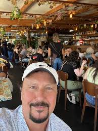 What are the best restaurants in Gaia, Portugal, that aren't tourist traps?