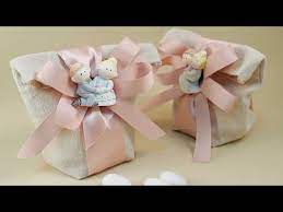 Schema pdf bomboniere ad uncinetto tutorial sacchetti confettata per battesimo in stile shabby allegrettahandmade. Bomboniera Matrimonio Sacchetto Porta Confetti Tutorial Il Dettaglio Youtube