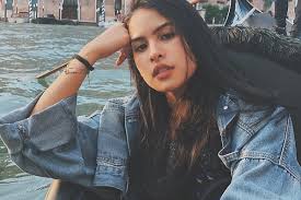 Maudy ayunda bagi saya membangkitkan kembali semangat, seolah mengatakan bermimpilah! Maudy Ayunda Galau