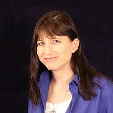 Robyn Oakes's Instagram, Twitter & Facebook