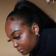 Avery Graves's Instagram, Twitter & Facebook