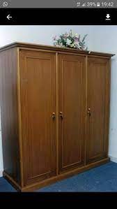 Berdasarkan ukuran lemari pakaian = panjang 3 meter, lebar 55 cm, tinggi 2 meter. Jual Lemari Jati 3 Pintu Di Lapak Eva Assegaf Bukalapak