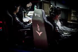 한화는 서머 2연패로 시작할수도 있겠네 복숭아맛예거: T1ì˜ ëŒë¦¼íŒ ë‹¤ì‹œ ëŒì•„ê°€ë‚˜ Lol ì¸ë²¤