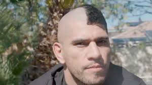 I stopped being a fan of Alex Pereira after I saw some videos of him  smiling