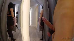 DICK FLASH DRESSING ROOM HANDJOB CUMSHOT - HandjobHub