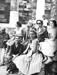 Maria callas (anna maria sofia cecilia kalogeropoulos) was the first time onassis and callas met was at a lush viennese ball, but they attached little importance to their acquaintanceship at the time. Maria Callas With Tina Onassis Lady Aristotle Onassis Facebook