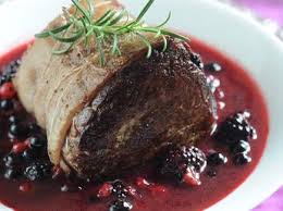 Filet De Biche Aux Fruits Rouges Filet De Biche Recette Roti De Biche Recettes De Cuisine