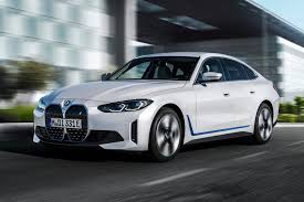 De bmw i4 edrive40 (2021) is een volledig elektrische auto met een realistisch rijbereik van 425 km. Wk4gtaxic0amfm