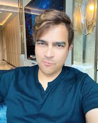 Happy Tuesday, friends! 🎉 Let's start this day with a positive mindset and  a grateful heart. Remember to take time for yourself today, whether it's a  quick walk outside, a good cup