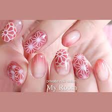 吉田有香 nail salon myroom マイルーム on instagram 鬼滅の刃 というマンガに親子でハマっていらっしゃるというお客様から ほんのり鬼滅の刃風に 和な感じのネイル にして とオーダーいただいて エアジェルで仕上げました エアブラ マニキュア