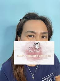 第一张图是我画的眉型第二张图是我学生画的眉型因为第一位老师教了非常简单的眉眼唇后