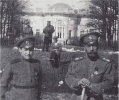 Alexei And Nicholas In Captivity In Tsarkoye Selo 1917 Behind Them Sits One Of The Grand Duchesses Tsar De Russie Histoire Russie
