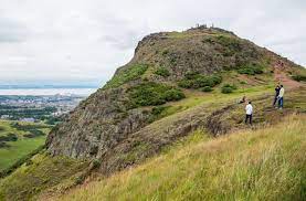 Arthur's seat, the core of an ancient volcano in the centre of edinburgh that last erupted long before the dinosaurs. Arthur S Seat Climb An Extinct Volcano In Edinburgh Earth Trekkers