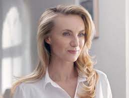 No prosze jest i doskonałość roku @twoj.styl @bioliq_pl @roman_przylipiak #sylwiagliwa #aktorka #beautycomercial #doskonaloscroku #polskaaktorka #reklamakosmetyków #reklama #nagroda sylwia gliwa 433 views · november 18, 2019 Sylwia Gliwa Reklamuje Intensywne Serum Pod Oczy Bioliq Wideo
