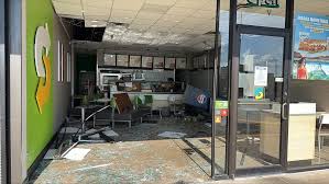 Two south Tulsa restaurants damaged in vehicle crash