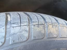 Oleskanlah madu secara rutin setiap sebelum beraktivitas, tanpa dibilas pun bibir akan lembab sepanjang hari. Kenapa Tayar Merekah 1 Bb Tyre Service Temerloh Facebook