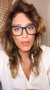 Lora Betts's Instagram, Twitter & Facebook